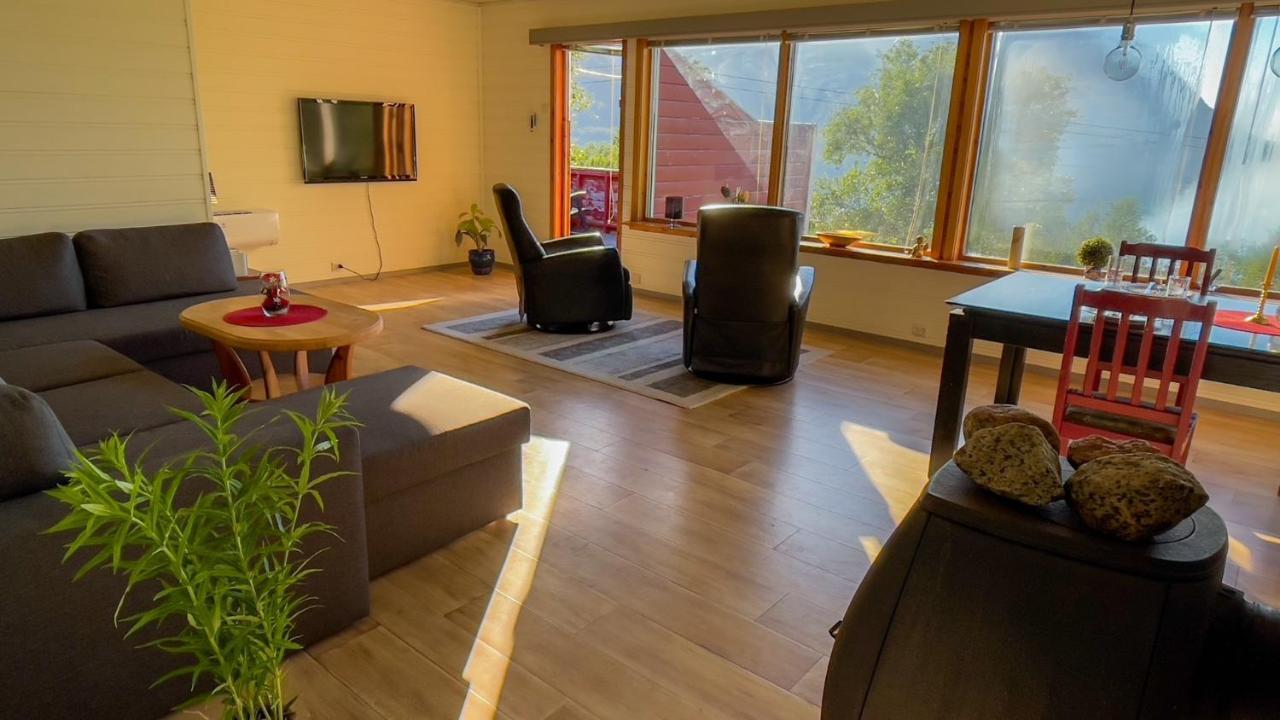 Lofoten Red Villa Laupstad Exterior photo