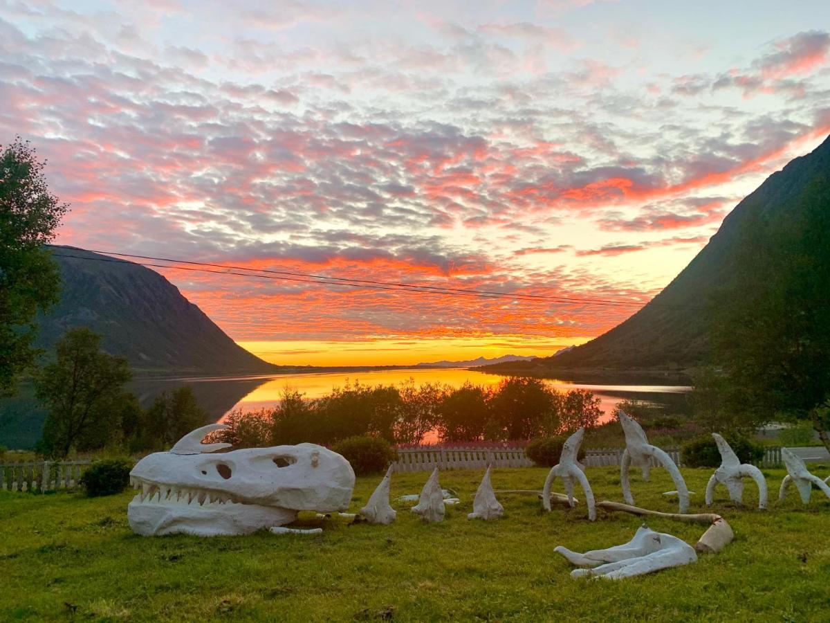 Lofoten Red Villa Laupstad Exterior photo