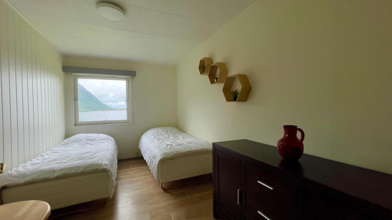 Lofoten Red Villa Laupstad Exterior photo
