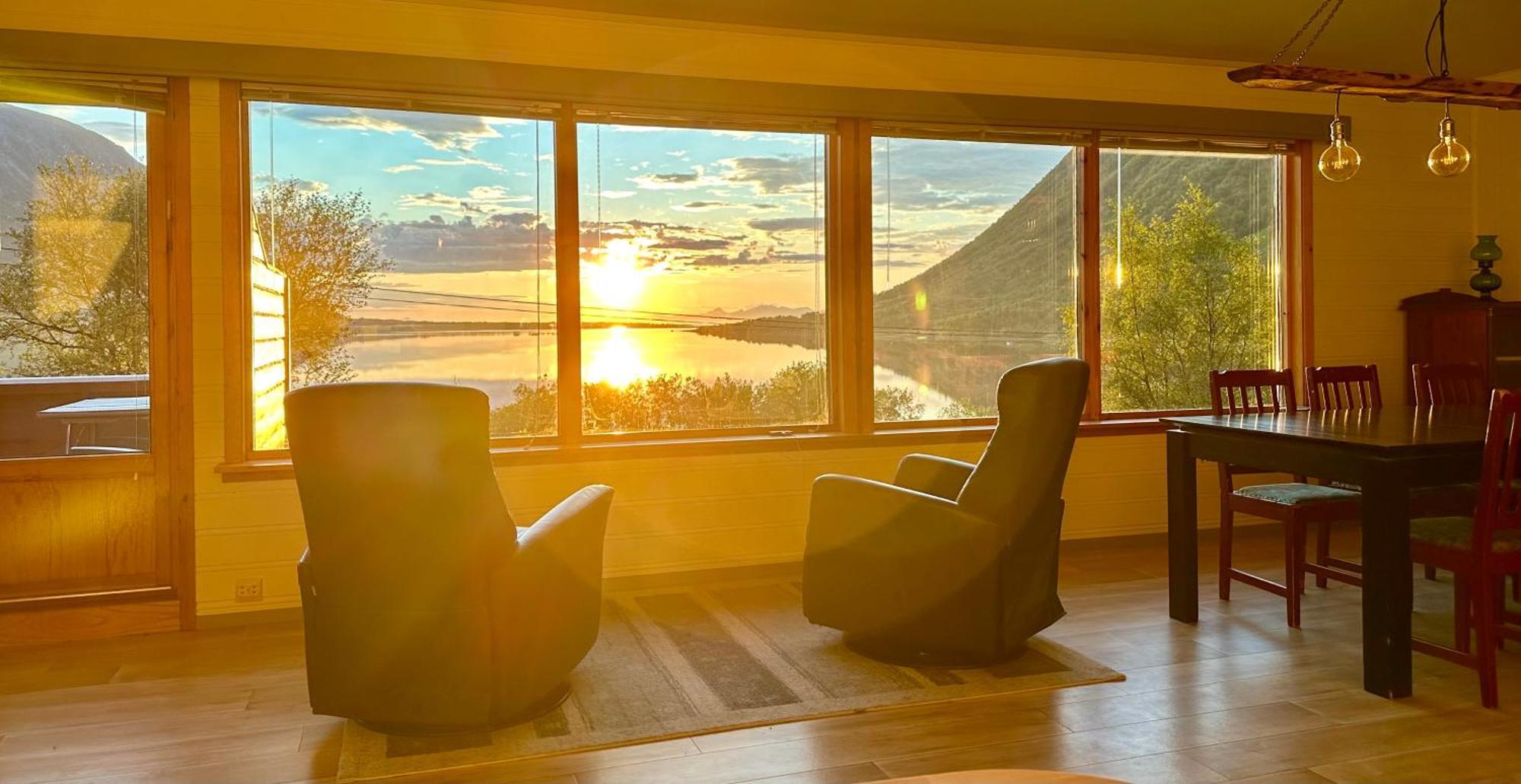 Lofoten Red Villa Laupstad Exterior photo